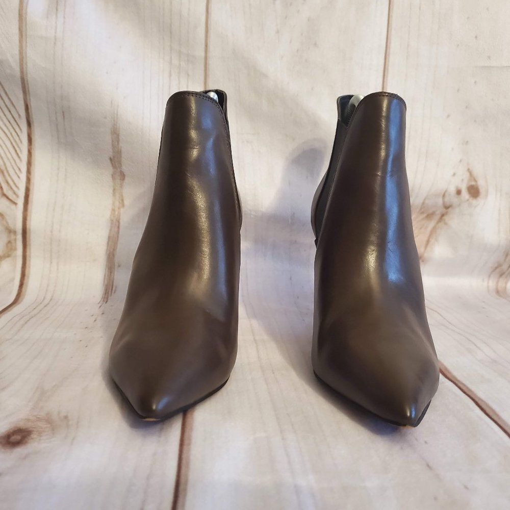 Ann Taylor LOFT High Heel Ankle Boot, Size 8 1/2, Brown Leather (Pull-on)